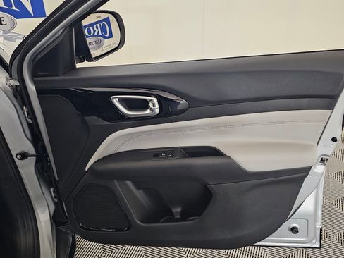 New 2026 Jeep Compass Limited image 27