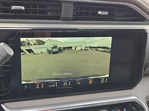 New 2026 GMC Sierra 2500 Denali w/ Denali Reserve Package AWD/4WD image 25