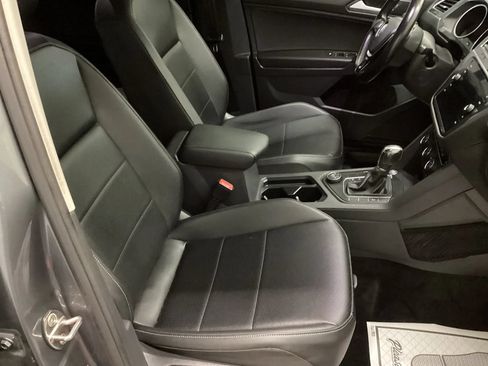 Used 2019 Volkswagen Tiguan SE w/ Panoramic Sunroof Package AWD/4WD image 11