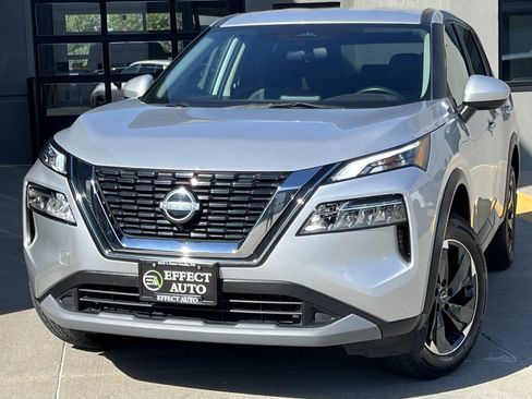 Used 2023 Nissan Rogue SV AWD/4WD image 3