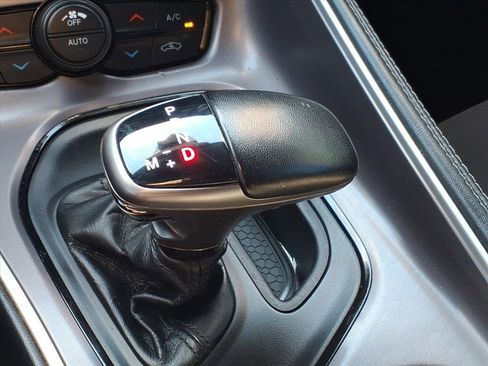 Certified 2022 Dodge Challenger R/T image 9