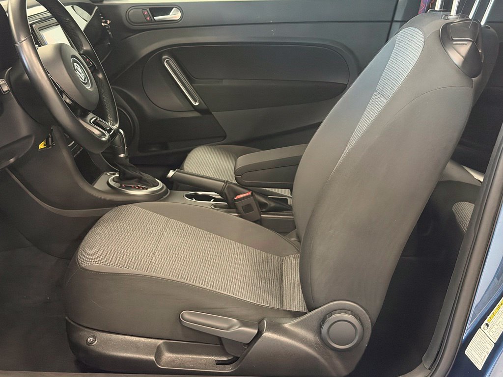 Used 2018 Volkswagen Beetle 2.0T S FWD image 11