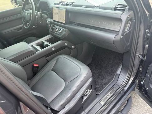 Used 2025 Land Rover Defender 130 V8 AWD/4WD image 38