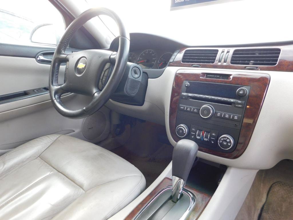 Used 2010 Chevrolet Impala LT w/ Luxury Edition Package FWD image 10