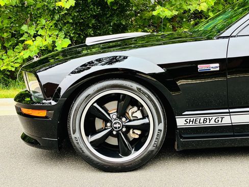 Used 2007 Ford Mustang GT RWD image 8