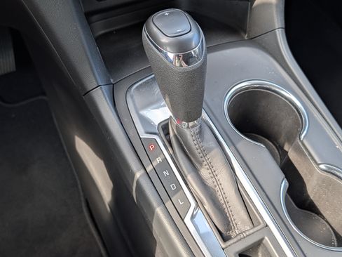 Used 2020 Chevrolet Equinox LT FWD image 20