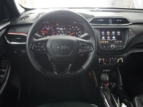 Used 2023 Chevrolet TrailBlazer RS FWD image 11