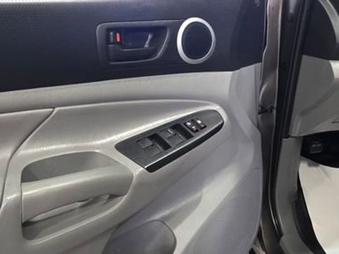 Used 2012 Toyota Tacoma 4x4 Double Cab image 10