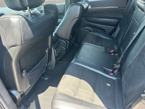 Used 2019 Jeep Grand Cherokee Altitude AWD/4WD image 12