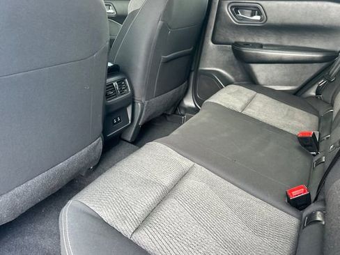 Used 2024 Nissan Rogue SV image 13