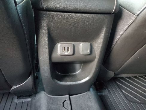 Used 2022 Chevrolet Colorado ZR2 w/ LPO, Power Package AWD/4WD image 16