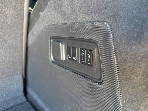 Used 2023 Cadillac Escalade Premium Luxury AWD/4WD image 21