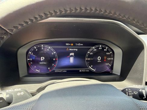 Used 2024 Mitsubishi Outlander SE Black Edition FWD image 24