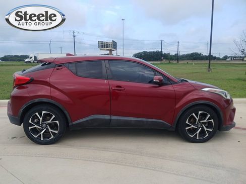 Used 2018 Toyota C-HR XLE FWD image 13