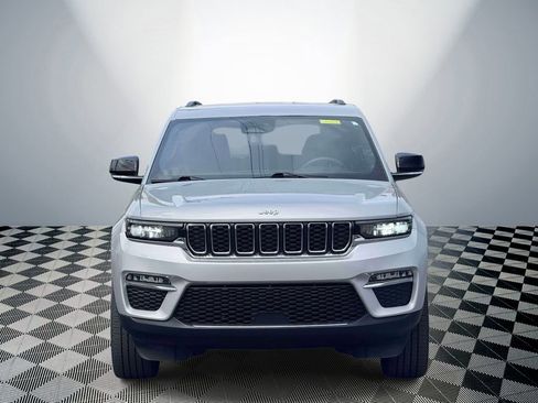 Used 2024 Jeep Grand Cherokee Limited AWD/4WD image 2