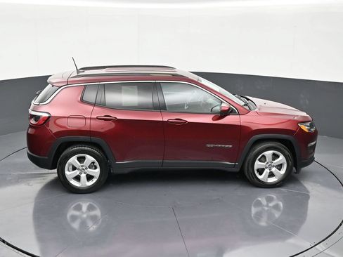 Used 2021 Jeep Compass Latitude FWD image 17