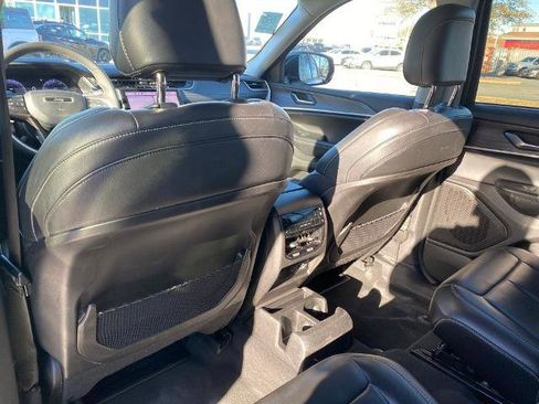 Used 2023 Jeep Grand Cherokee L Limited w/ Luxury Tech Group II image 30