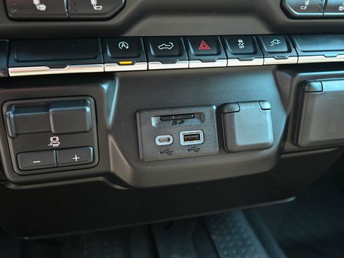 Used 2019 Chevrolet Silverado 1500 LT w/ All-Star Edition AWD/4WD image 35