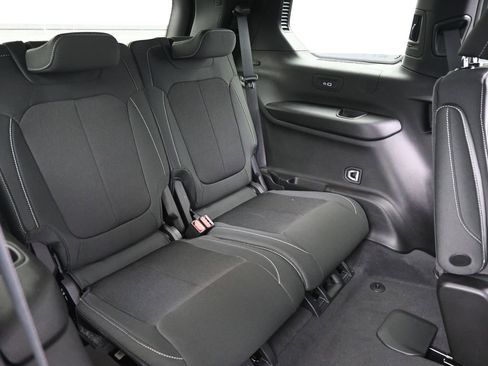 New 2026 Jeep Grand Cherokee L 4WD image 18