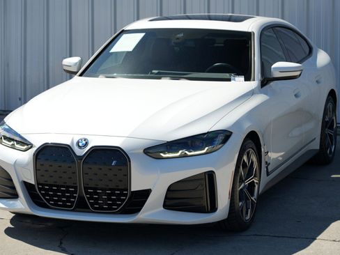 Used 2022 BMW i4 eDrive40 w/ M Sport Package image 51