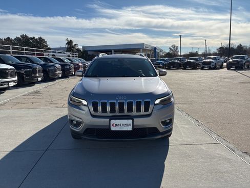Used 2019 Jeep Cherokee Limited image 10