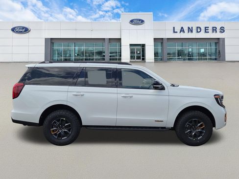 New 2026 Ford Expedition Tremor image 2