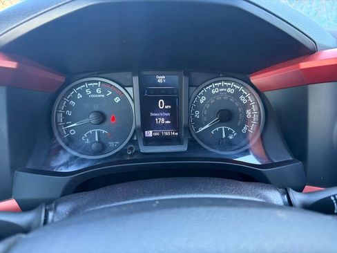 Used 2016 Toyota Tacoma SR5 image 17