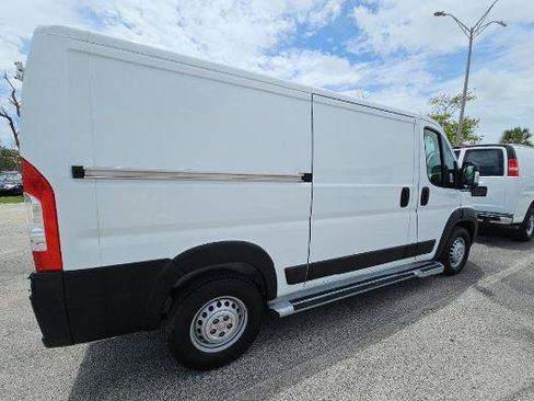 Used 2025 RAM ProMaster 2500 w/ U-Haul Equipment Group FWD image 4