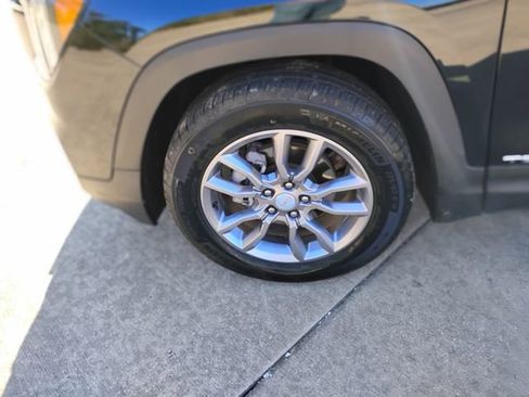 Used 2024 GMC Terrain SLT image 10