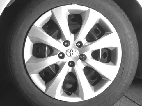 Used 2025 Toyota Corolla LE FWD image 12
