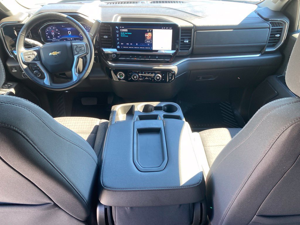 Used 2024 Chevrolet Silverado 1500 LT AWD/4WD image 16