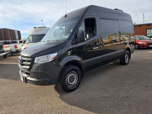 Used 2019 Mercedes-Benz Sprinter 2500 image 3