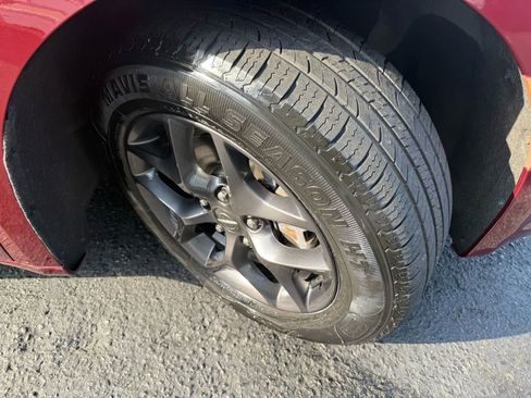 Used 2018 Chrysler Pacifica Touring-L w/ Premium Audio Group image 57