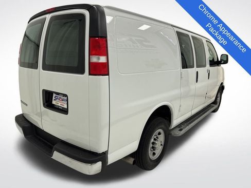 Used 2024 Chevrolet Express 2500 w/ Driver Convenience Package image 4