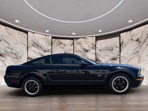 Used 2007 Ford Mustang GT RWD image 3