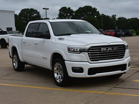 Used 2025 RAM 1500 Laramie w/ Laramie Southwest Edition AWD/4WD image 3