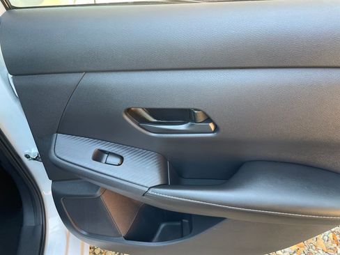 Used 2025 Nissan Sentra SV image 38