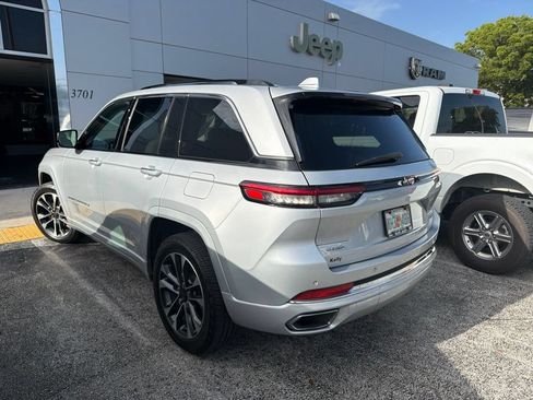 Used 2022 Jeep Grand Cherokee Overland AWD/4WD image 14