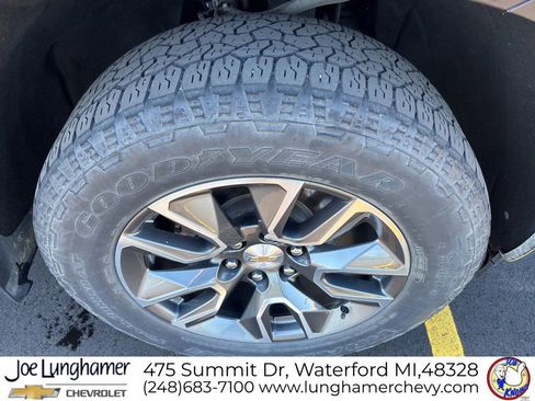 Used 2023 Chevrolet Silverado 1500 LT AWD/4WD image 10