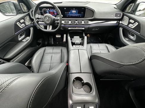 Certified 2025 Mercedes-Benz GLS 450 4MATIC image 28
