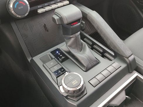 Used 2024 Toyota Tacoma TRD Sport image 21