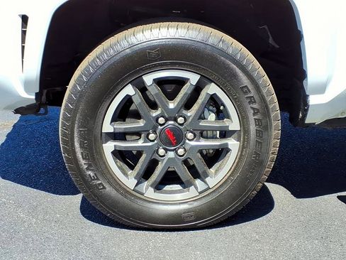 Certified 2025 Toyota Tacoma TRD Sport AWD/4WD image 9