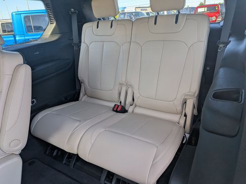 Certified 2023 Jeep Grand Cherokee L Limited w/ Luxury Tech Group II image 28