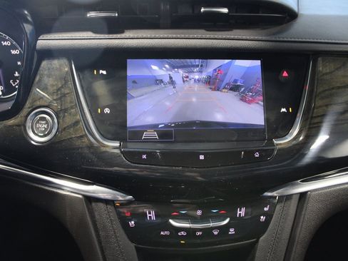 Used 2020 Cadillac XT6 Premium Luxury image 32