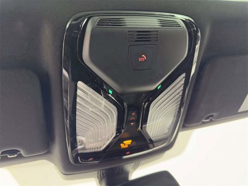 Used 2022 BMW 530i xDrive w/ Convenience Package image 25