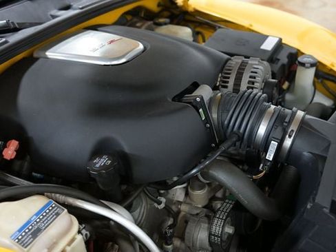 Used 2005 Chevrolet SSR w/ Preferred Equipment Group RWD image 23