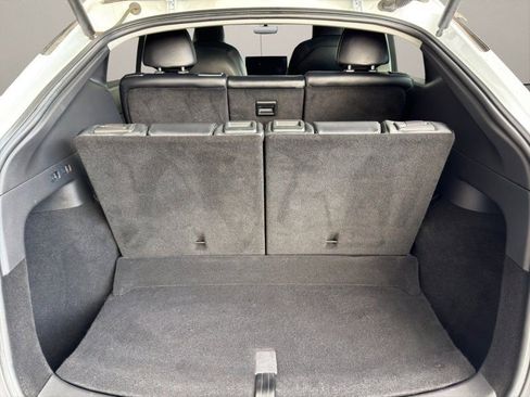 Used 2021 Tesla Model Y Long Range image 11