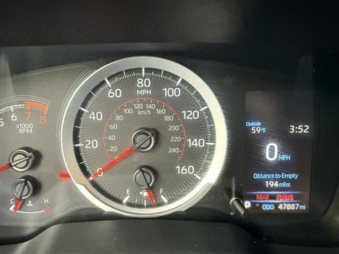 Used 2022 Toyota Corolla SE image 34