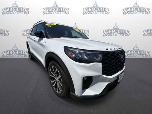 Used 2025 Ford Explorer ST-Line w/ Premium Package RWD image 1