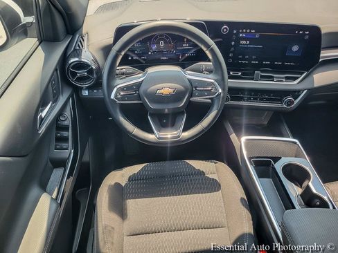 Certified 2025 Chevrolet Equinox LT AWD/4WD image 13